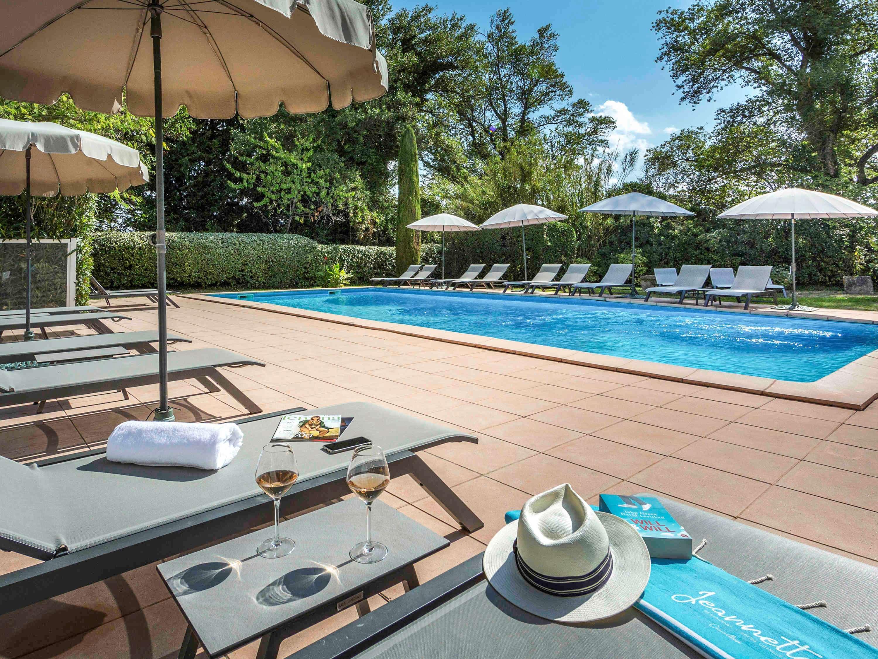 Mercure Кавайон Екстериор снимка